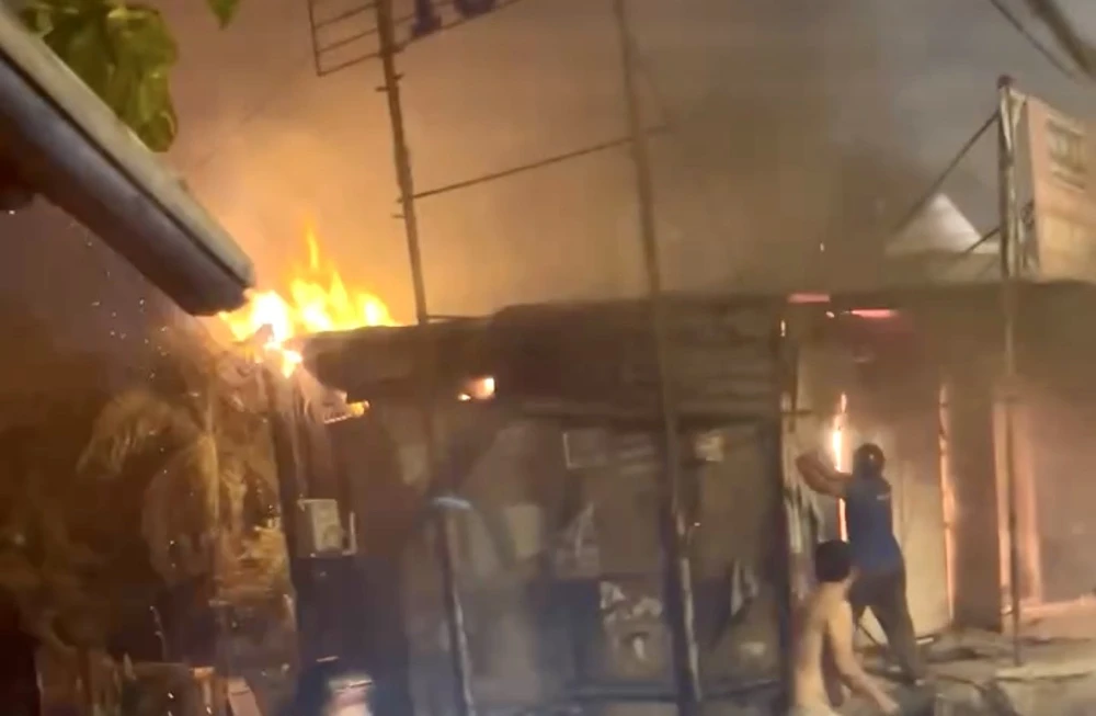 Cháy rụi tiệm cơm tấm ở TP Thủ Đức