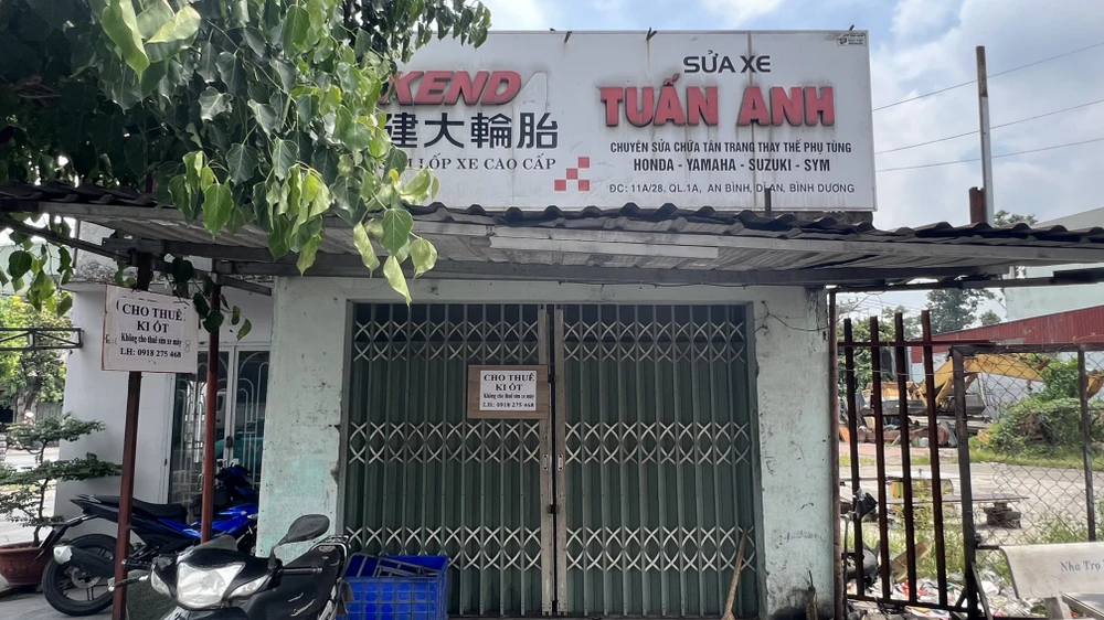 Ba tiệm phá xe trên Quốc lộ 1 đóng cửa, trả mặt bằng