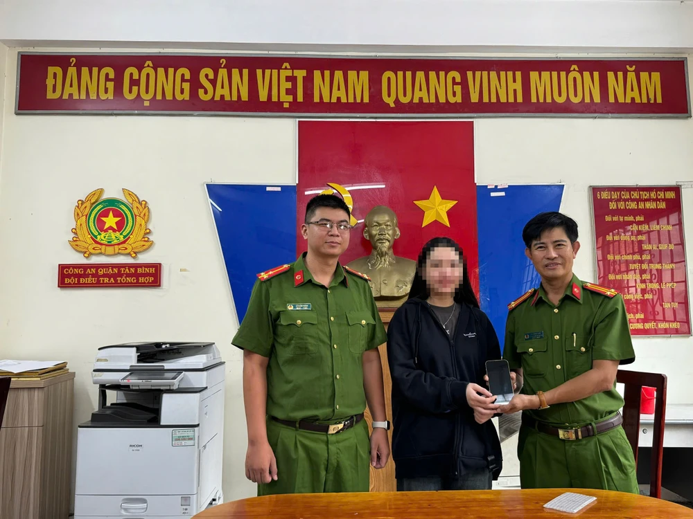 cong-an-quan-tan-binh-chan-dung-duong-vuot-bien-cua-ke-cuop-co-6-tien-an (3).jpg