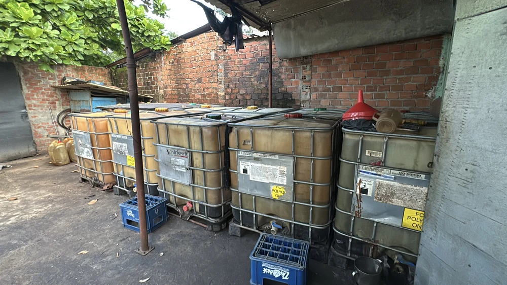 Vụ rút ruột xe dầu trên Quốc lộ 1: Đình chỉ toàn bộ lái xe bồn có liên quan