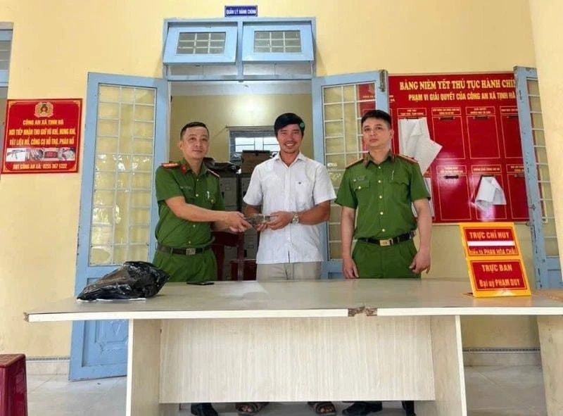 Nhận 85 triệu chuyển khoản nhầm, Thiếu tá Công an xác minh, hoàn trả ngay người mất