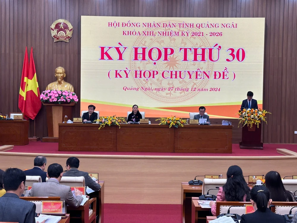 quang-ngai-xem-xet-thao-luan-nhieu-nghi-quyet-trong-ky-hop-thu-30-hdnd-tinh-khoa-xiii-4.png