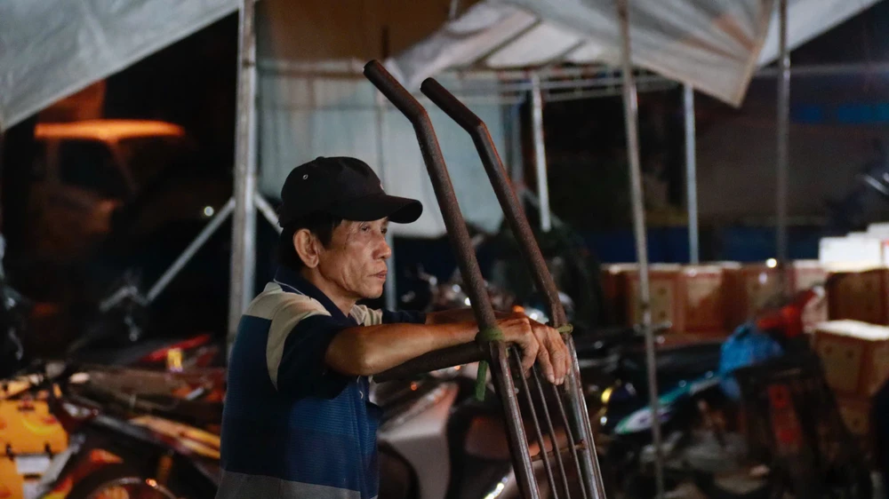 tet-cua-nguoi-cuu-van-tai-cho-dau-moi-lon-nhat-quang-ngai (25).jpg