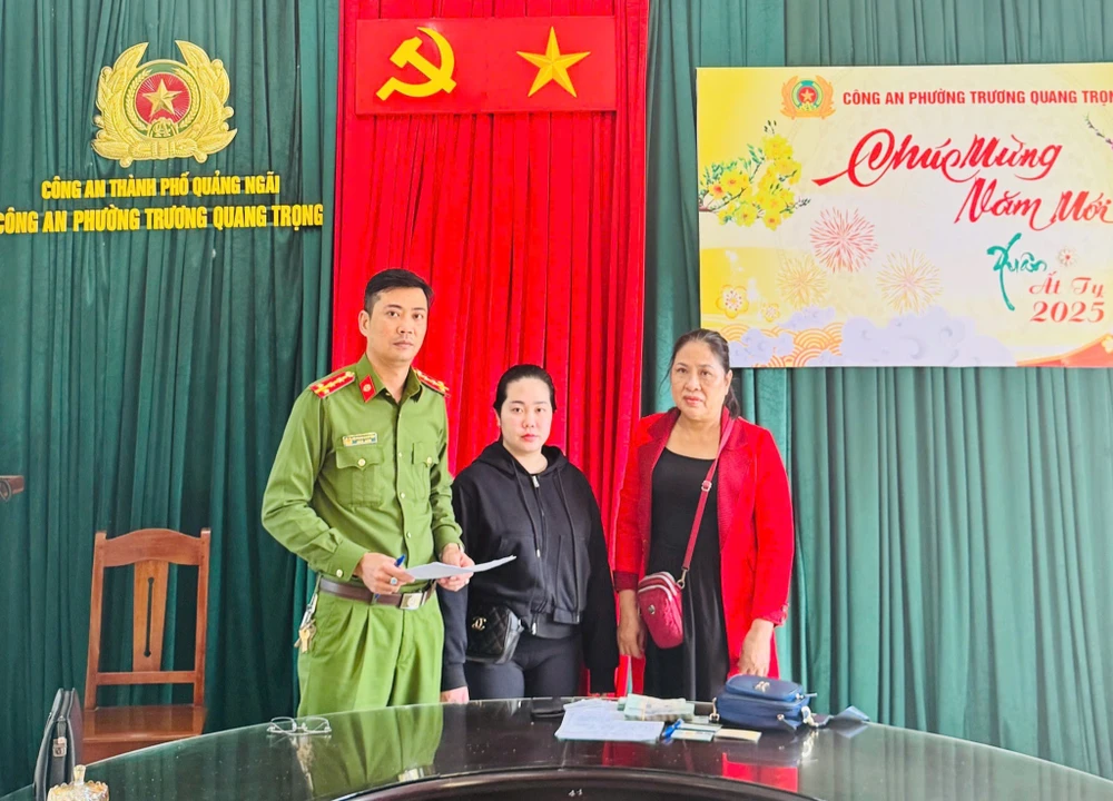 Quảng Ngãi: Đi chùa làm rơi túi xách chứa hơn 100 triệu đồng tiền chữa bệnh cho cha