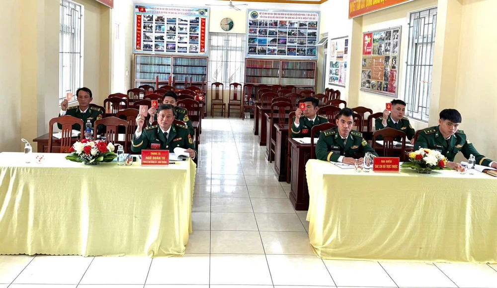 Đại hội Chi bộ ở đảo tiền tiêu: Siết chặt kiểm soát, chống khai thác IUU