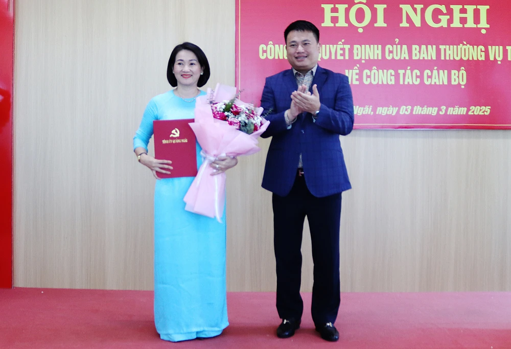 ba-nguyen-thi-anh-lan-lam-chu-tich-lien-doan-lao-dong-tinh-quang-ngai-1.jpg