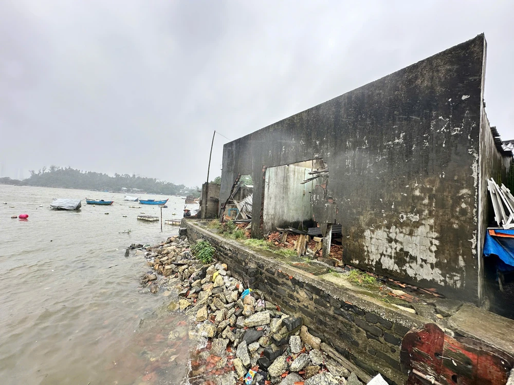 Quảng Ngãi: Thống nhất xây 1,6km kè khắc phục sạt lở cửa Sa Cần, hoàn thành trong 2025