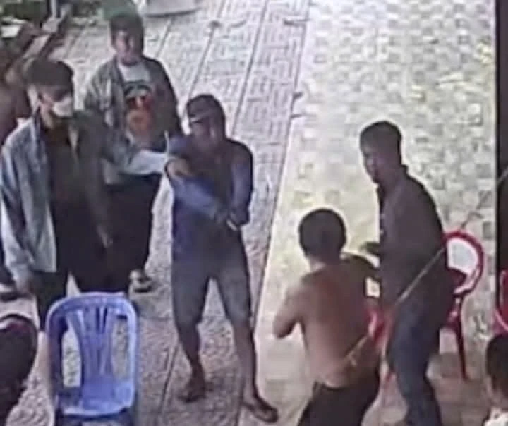 Vụ mang súng vào nhà đánh người ở Quảng Ngãi: Xác định là súng nhựa