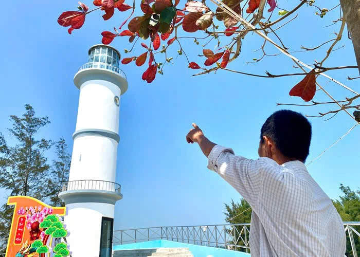 doc-dao-mieu-am-hon-hinh-con-tau-o-quang-ngai- (1).jpg