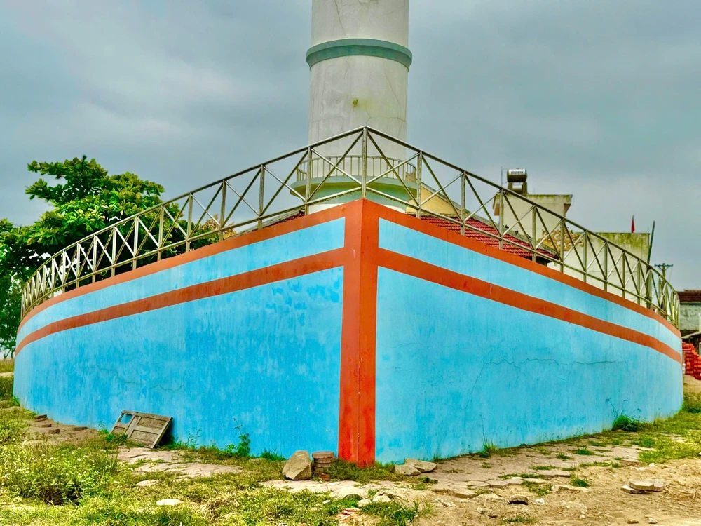 doc-dao-mieu-am-hon-hinh-con-tau-o-quang-ngai- (23).jpg