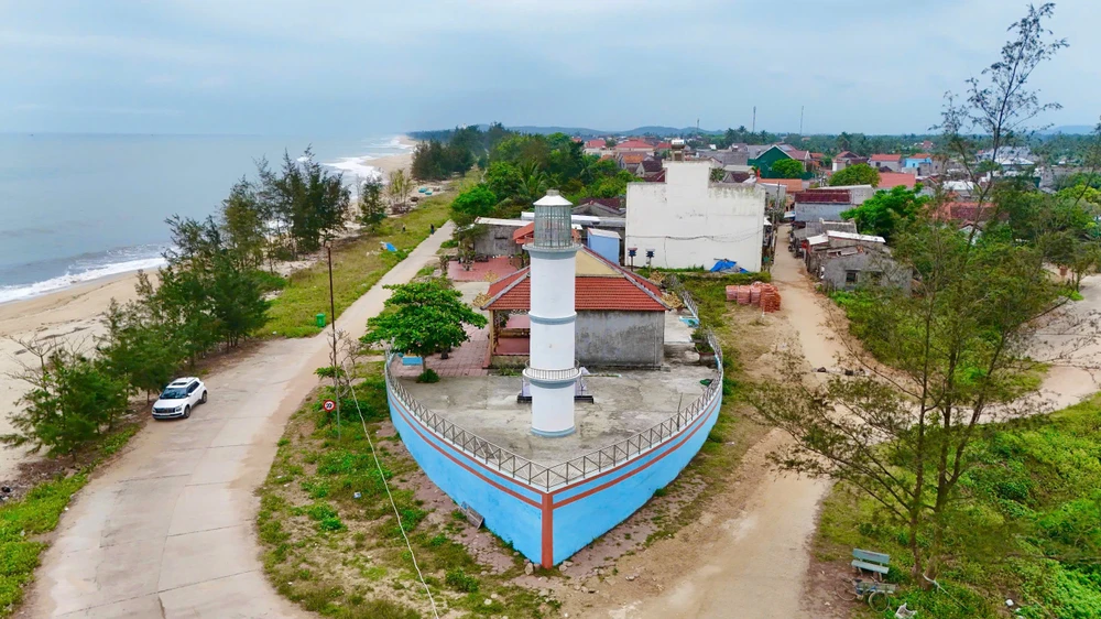 doc-dao-mieu-am-hon-hinh-con-tau-o-quang-ngai- (30).jpg