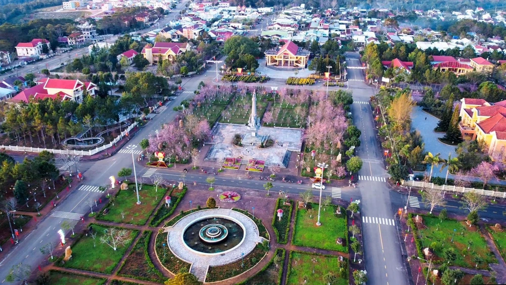 Lãnh đạo Quảng Ngãi và Kon Tum họp bàn việc sáp nhập tỉnh