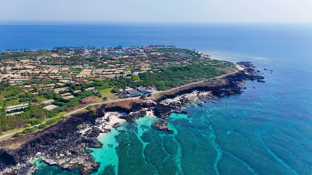 Hoang sơ ‘thiên đường du lịch’ đảo Bé