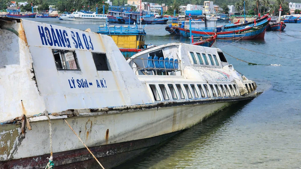 tau-cao-toc-ra-ly-son-thanh-dong-sat-hoen-gi (3).jpg