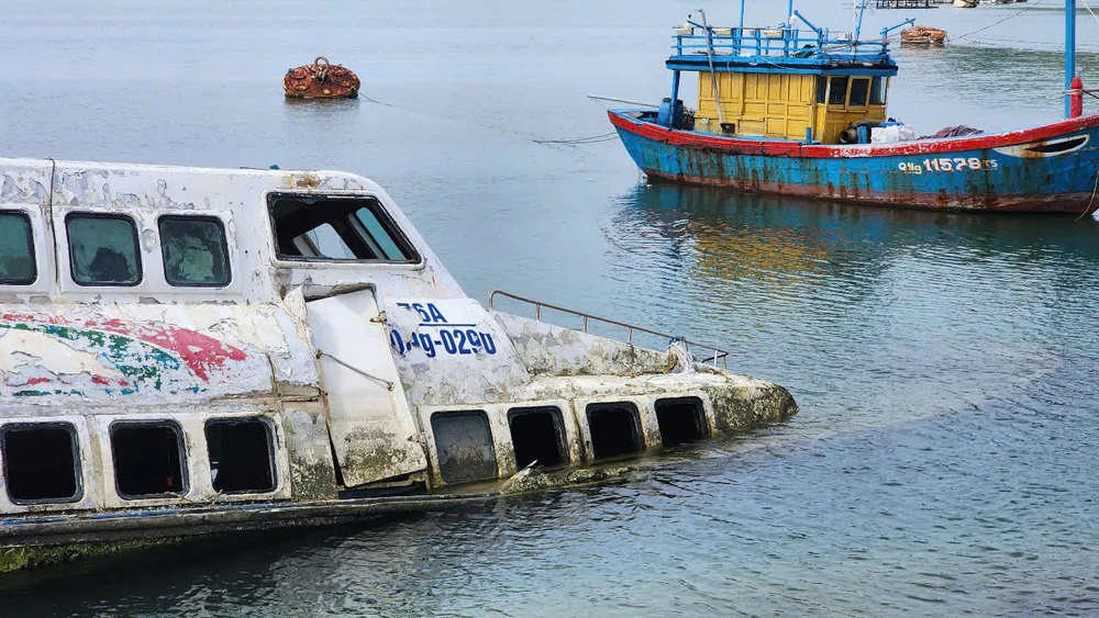 tau-cao-toc-ra-ly-son-thanh-dong-sat-hoen-gi (5).jpg