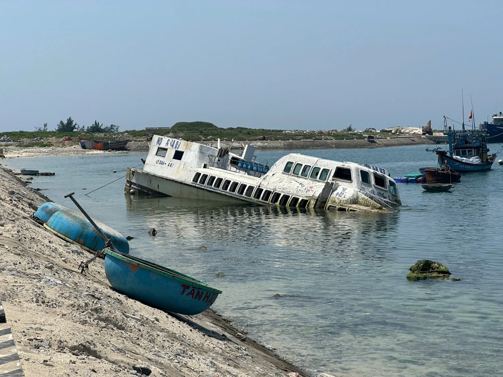 tau-cao-toc-ra-ly-son-thanh-dong-sat-hoen-gi (7).jpg