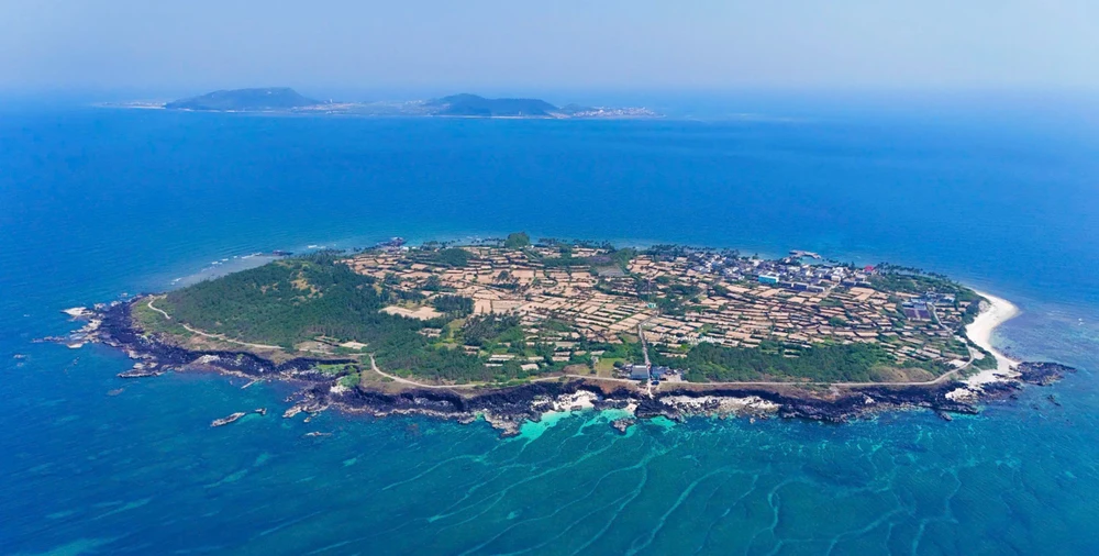 Trung tâm y tế mới, dân Lý Sơn thôi lo ‘bài toán cấp cứu’ mùa biển động