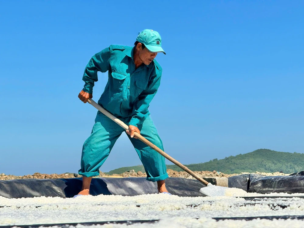 200-nam-nghe-lam-muoi-sa-huynh-o-quang-ngai- (17).jpg