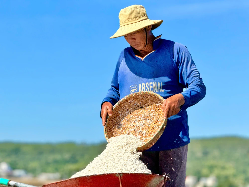200-nam-nghe-lam-muoi-sa-huynh-o-quang-ngai- (8).jpg