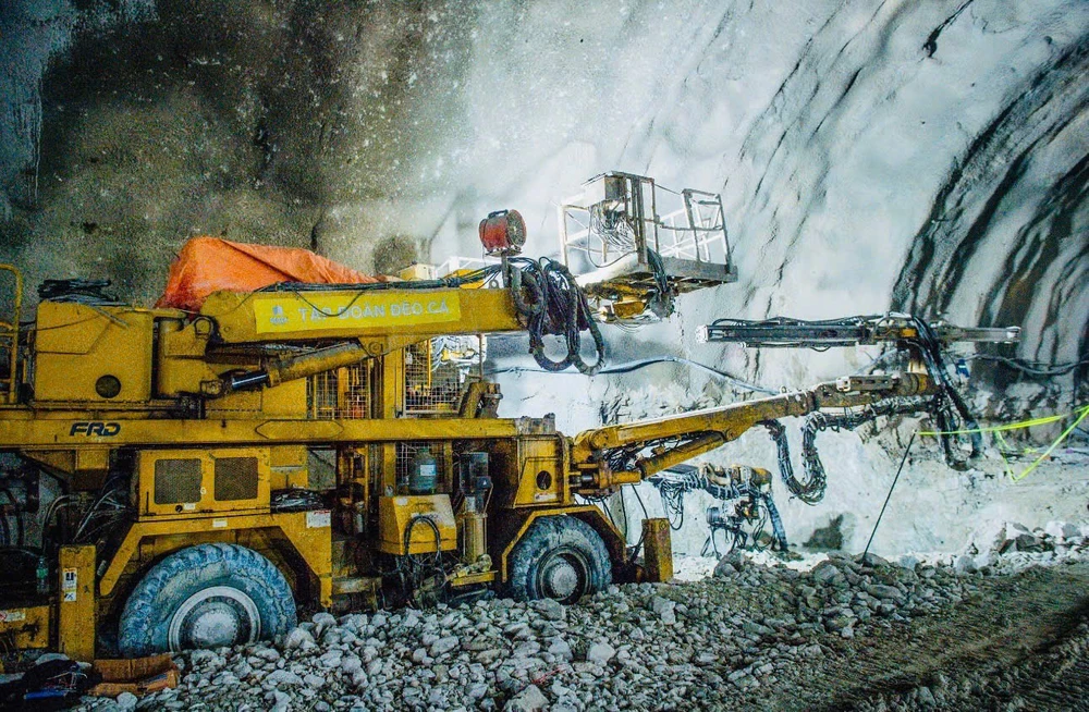 chuan-bi-thong-duong-ham-dai-nhat-cao-toc-bac-nam (17).jpg