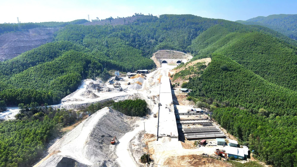 chuan-bi-thong-duong-ham-dai-nhat-cao-toc-bac-nam (34).jpg