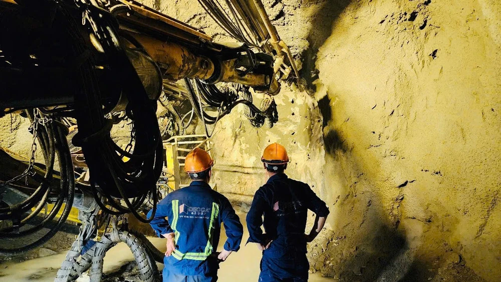 'Chạy đua' xuyên lễ trên công trường cao tốc Quảng Ngãi - Hoài Nhơn