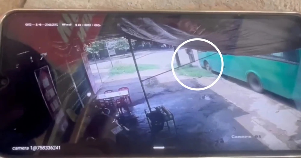 quang-ngai-ngan-xe-buyt-troi-mot-nhan-vien-phuc-vu-bi-xe-can-tu-vong-1.jpg