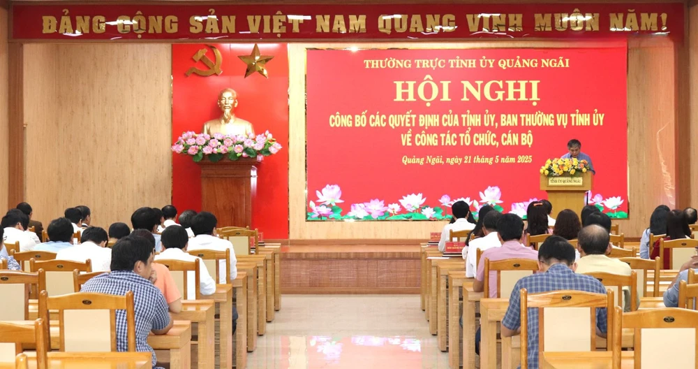 Công bố Quyết định sáp nhập Báo Quảng Ngãi và Đài phát thanh và truyền hình tỉnh Quảng Ngãi