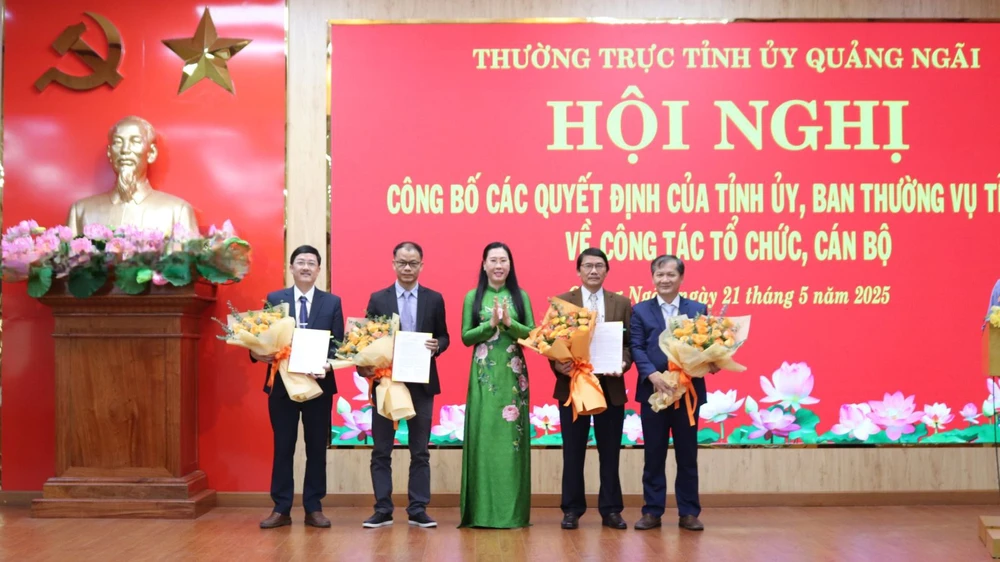 cong-bo-quyet-dinh-sap-nhap-bao-quang-ngai-va-dai-phat-thanh-va-truyen-hinh-tinh-quang-ngai-3.jpg
