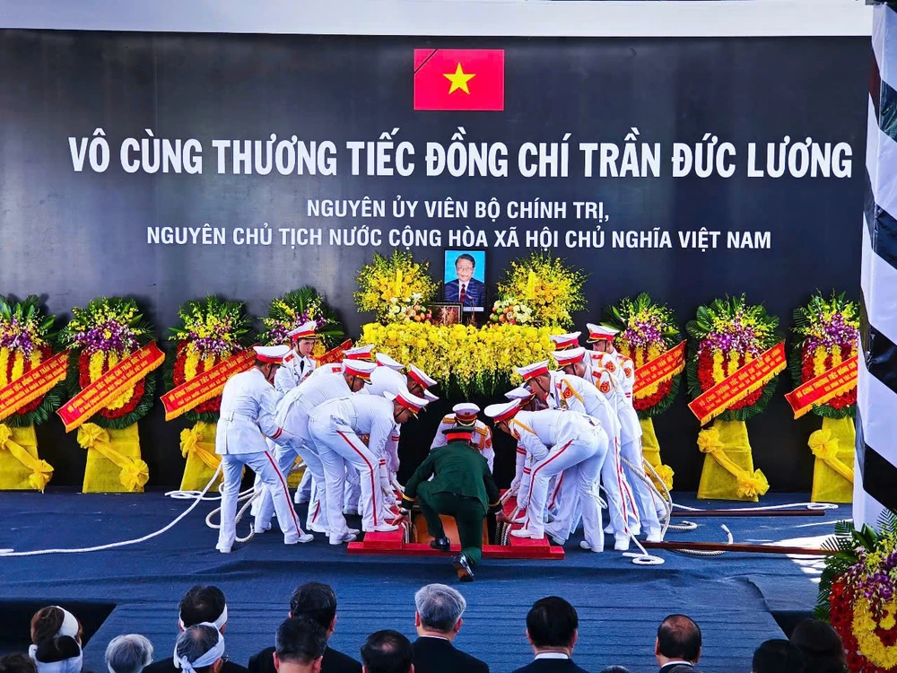 toan-canh-le-an-tang-nguyen-chu-tich-nuoc-tran-duc-luong-1.jpg