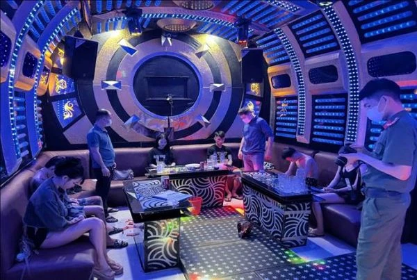 Nhóm thanh niên tổ chức sử dụng ma túy trong quán karaoke ở huyện Nghĩa Hành, tỉnh Quảng Ngãi bị bắt quả tang