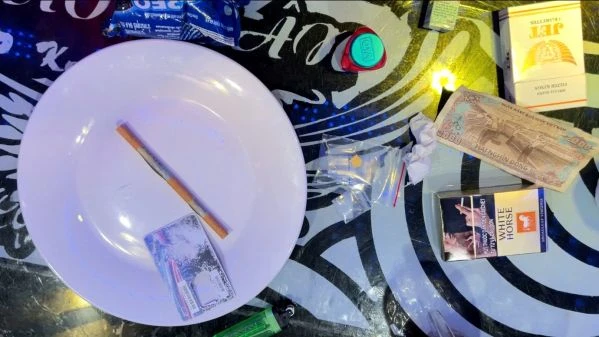 chu-quan-nhan-vien-va-nhom-bay-lac-bi-khoi-to-do-to-chuc-su-dung-ma-tuy-trong-quan-karaoke-o-quang-ngai- (2).jpg