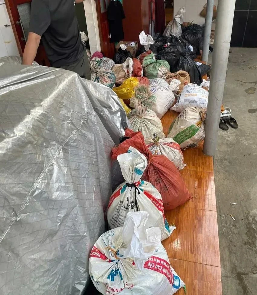 khen-thuong-tap-the-ca-nhan-trong-chuyen-an-bat-hon-1-3-tan-thuoc-no- (1).jpg