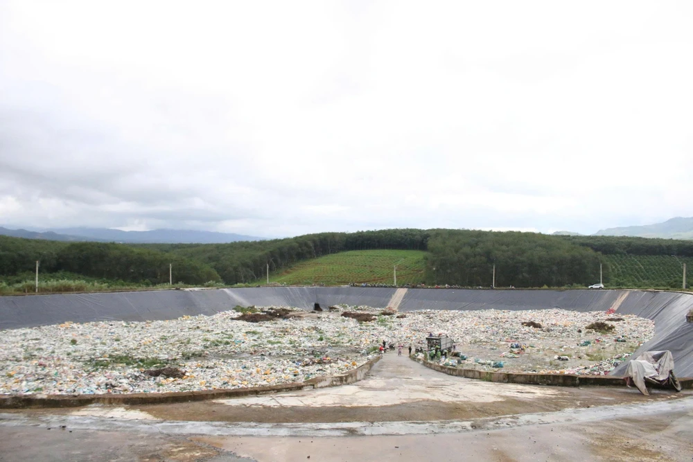 Vỡ bờ bao ô chứa rác ở Quảng Ngãi: Sự cố xảy ra sau 3 tháng vận hành khu xử lý