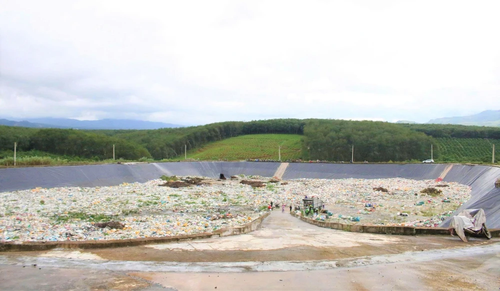 Quảng Ngãi: Chỉ đạo làm rõ quá trình triển khai dự án khu liên hiệp xử lý rác sau sự cố bị 'thủng’