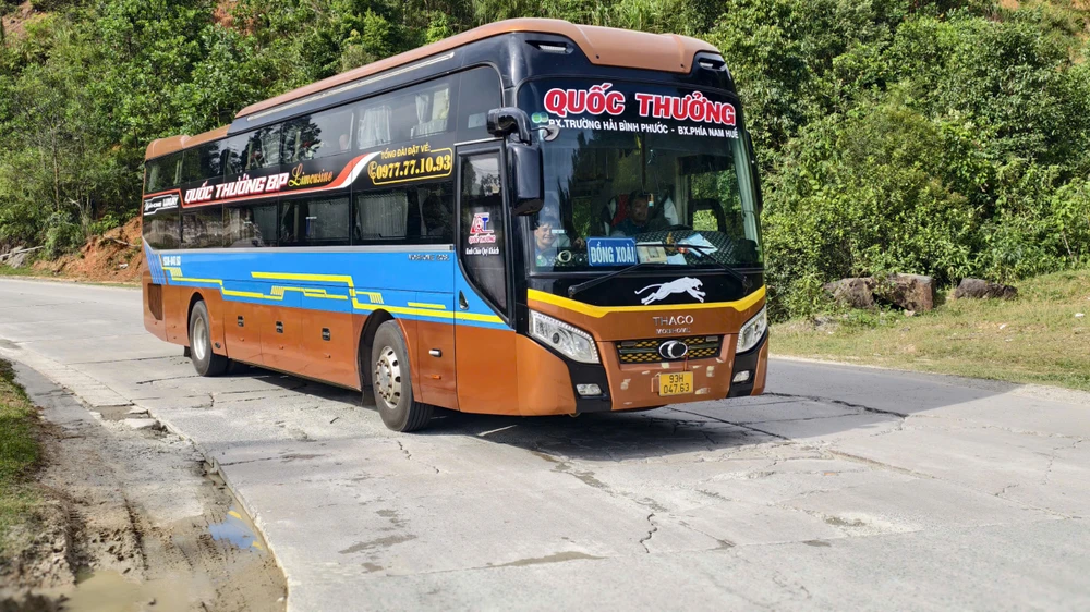 ac-mong-cua-tai-xe-tren-deo-lo-xo (2).jpg