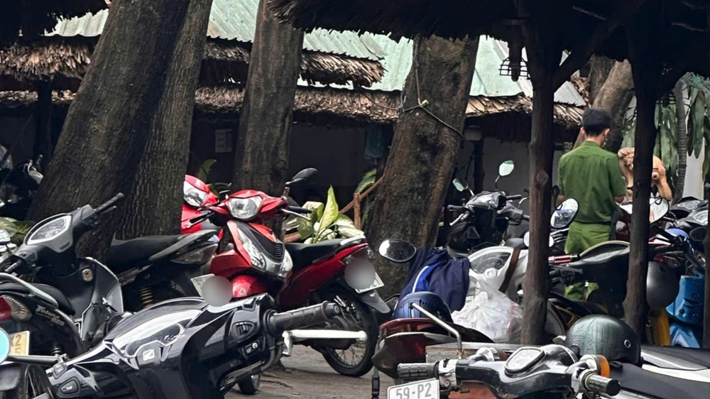 Lý do người đàn ông tưới xăng đốt phòng trọ làm 2 người bị thương rồi cướp xe máy bỏ trốn ở TP.HCM