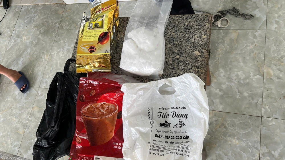 quang-ngai-bat-ke-van-chuyen-1kg-ma-tuy-tong-hop (2).jpg