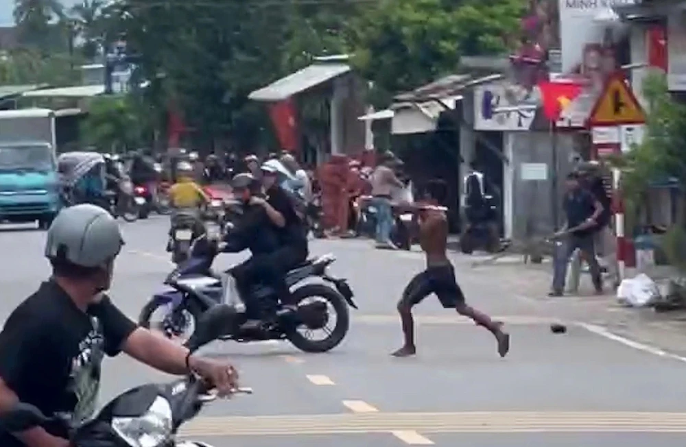 Quảng Ngãi: Xuyên đêm truy bắt kẻ cầm dao đuổi chém người đi đường