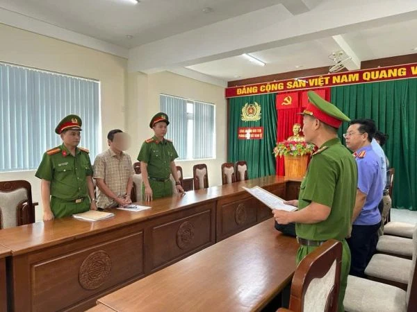 Quảng Ngãi: Khởi tố, bắt tạm giam nguyên Chủ tịch UBND phường