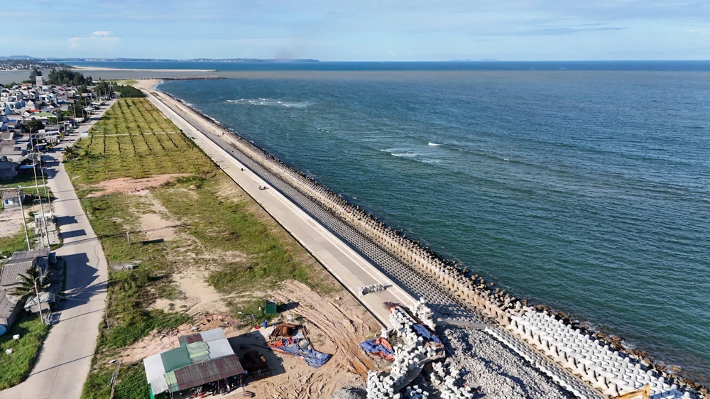 tang-toc-hai-du-an-chong-sat-lo-bo-bien-khan-o-quang-ngai (10).jpg