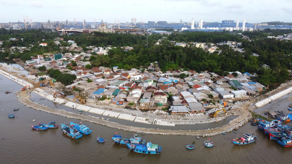 tang-toc-hai-du-an-chong-sat-lo-bo-bien-khan-o-quang-ngai (12).jpg