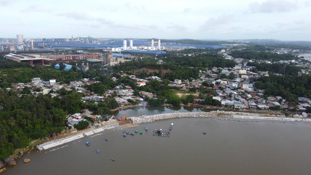 tang-toc-hai-du-an-chong-sat-lo-bo-bien-khan-o-quang-ngai (14).jpg