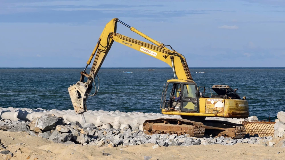 tang-toc-hai-du-an-chong-sat-lo-bo-bien-khan-o-quang-ngai (3).jpg