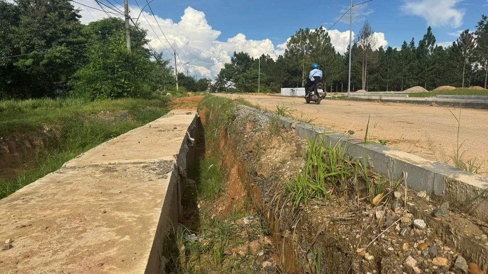 du-an-ha-tang-nguc-kon-tum-du-an-tram-ti-thanh-bai-vat-lieu-hoang-phe (1).jpg