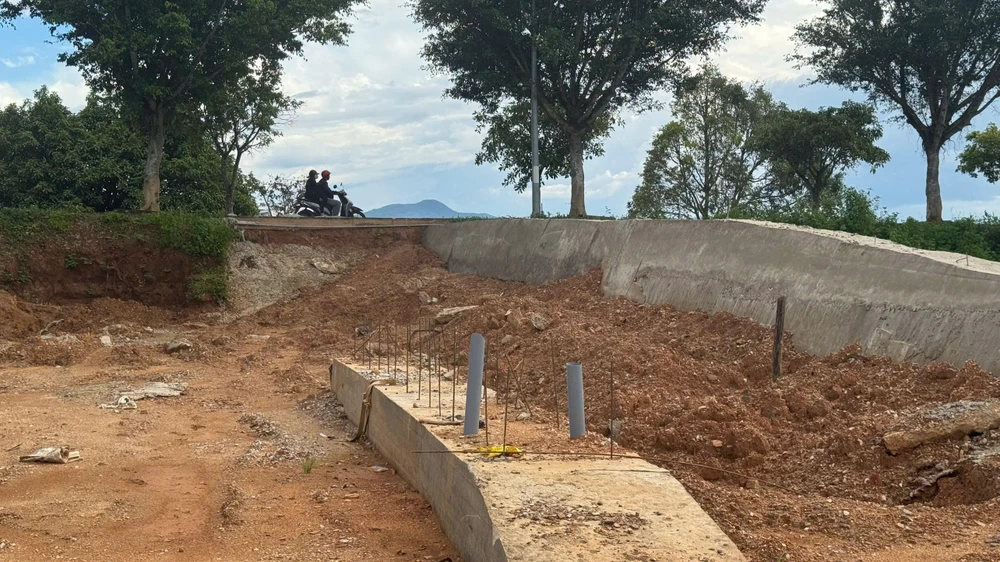 du-an-ha-tang-nguc-kon-tum-du-an-tram-ti-thanh-bai-vat-lieu-hoang-phe (12).jpg