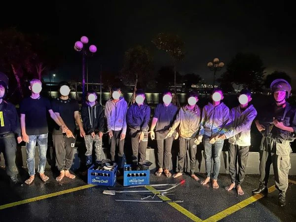 Quảng Ngãi: Chặn hai nhóm thanh niên mang hung khí hẹn ‘thanh toán’ lẫn nhau