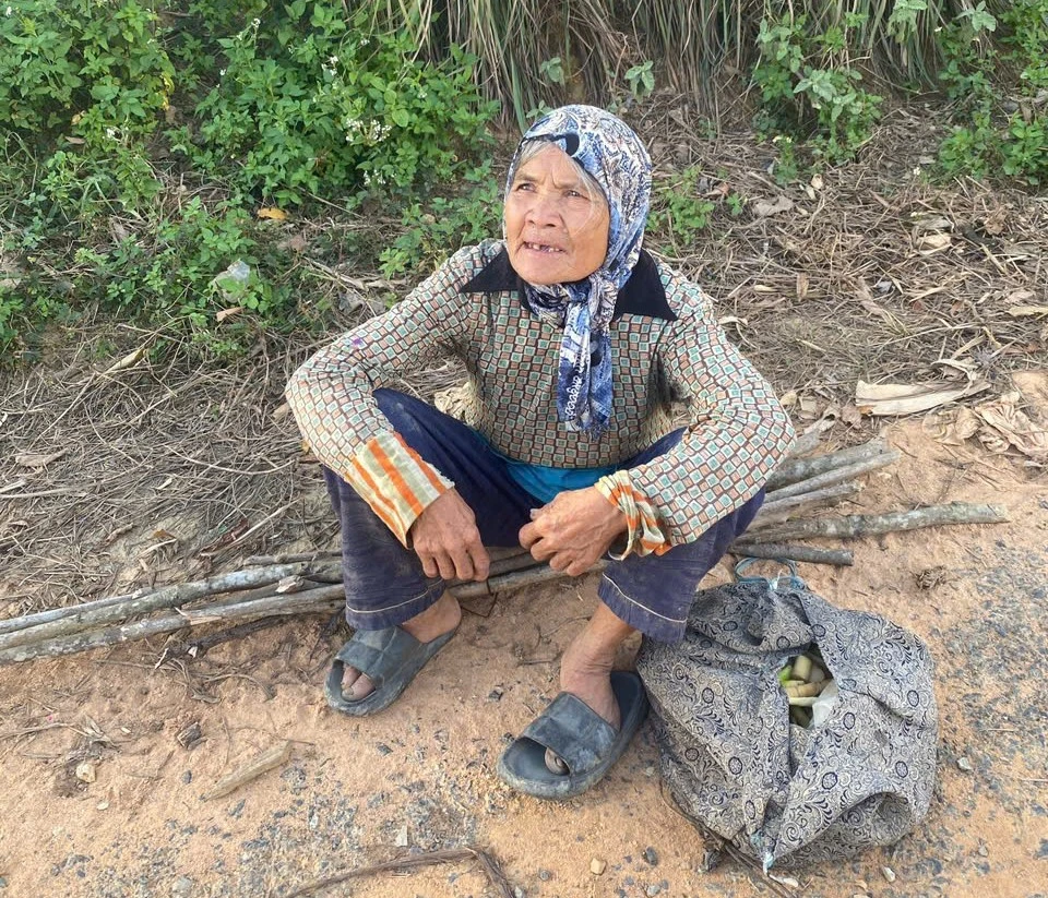 tim-thay-cu-ba-94-tuoi-bi-lac-2-ngay-trong-rung-o-quang-ngai (2).jpg