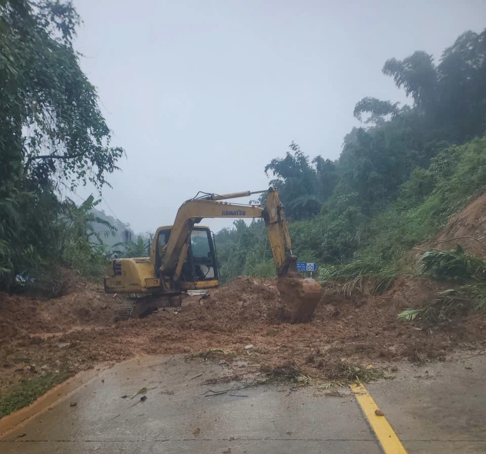 duong-ho-chi-minh-va-truong-son-dong-tan-tac-sau-mua-lon-nhieu-doan-bi-xoa-so (3).png