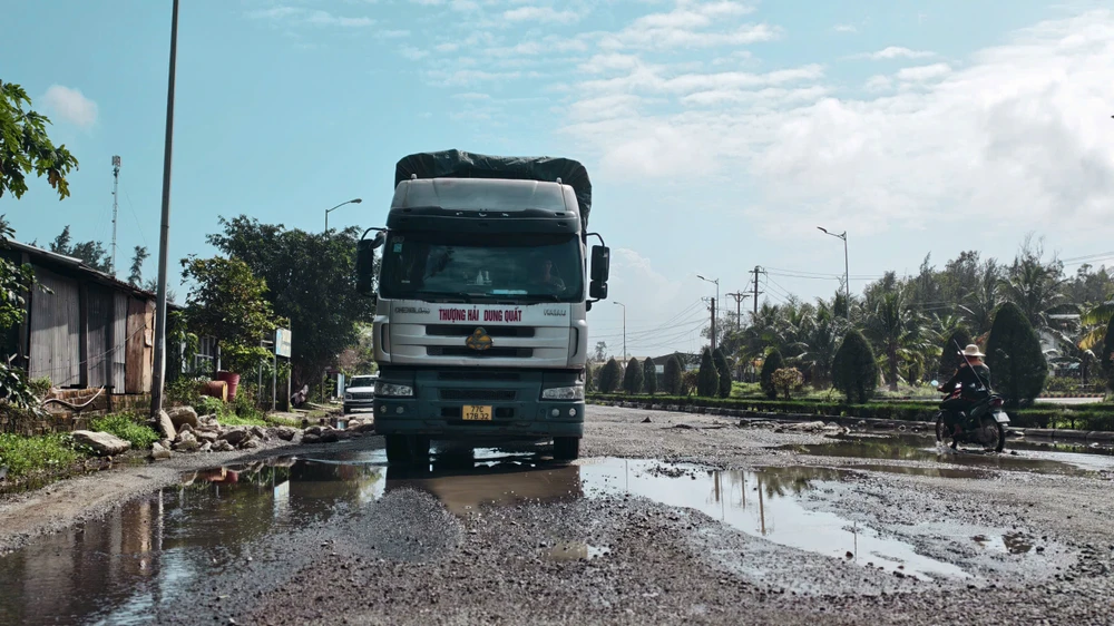 duong-huyet-mach-trong-khu-kinh-te-dung-quat-nat-bet-o-ga-hon-loan-nhu-me-tran- (24).jpg